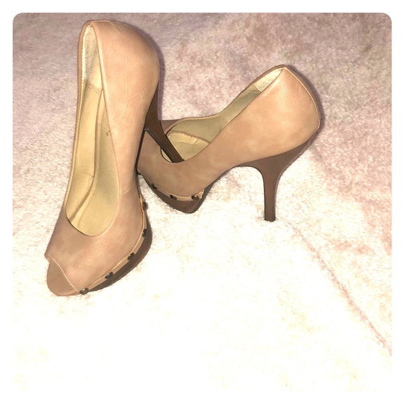 Heels - Picture 1 of 3